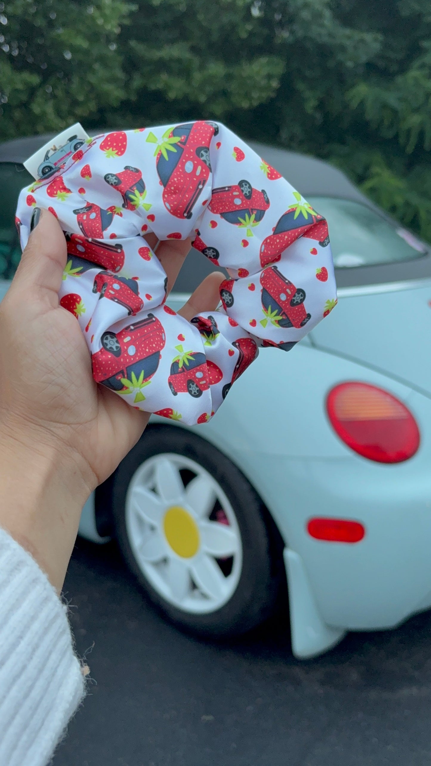 Fresita red punch buggg scrunchie