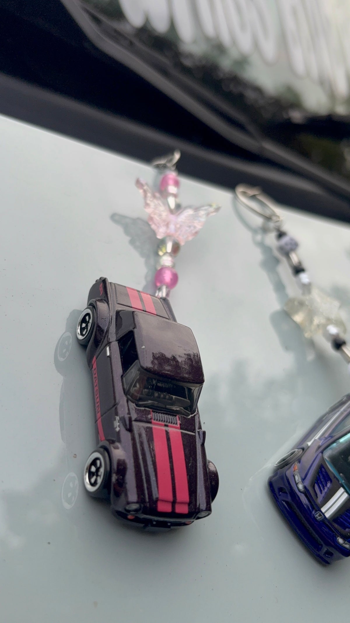 Honda civic si &  Datsun fairlady hotwheels keychains
