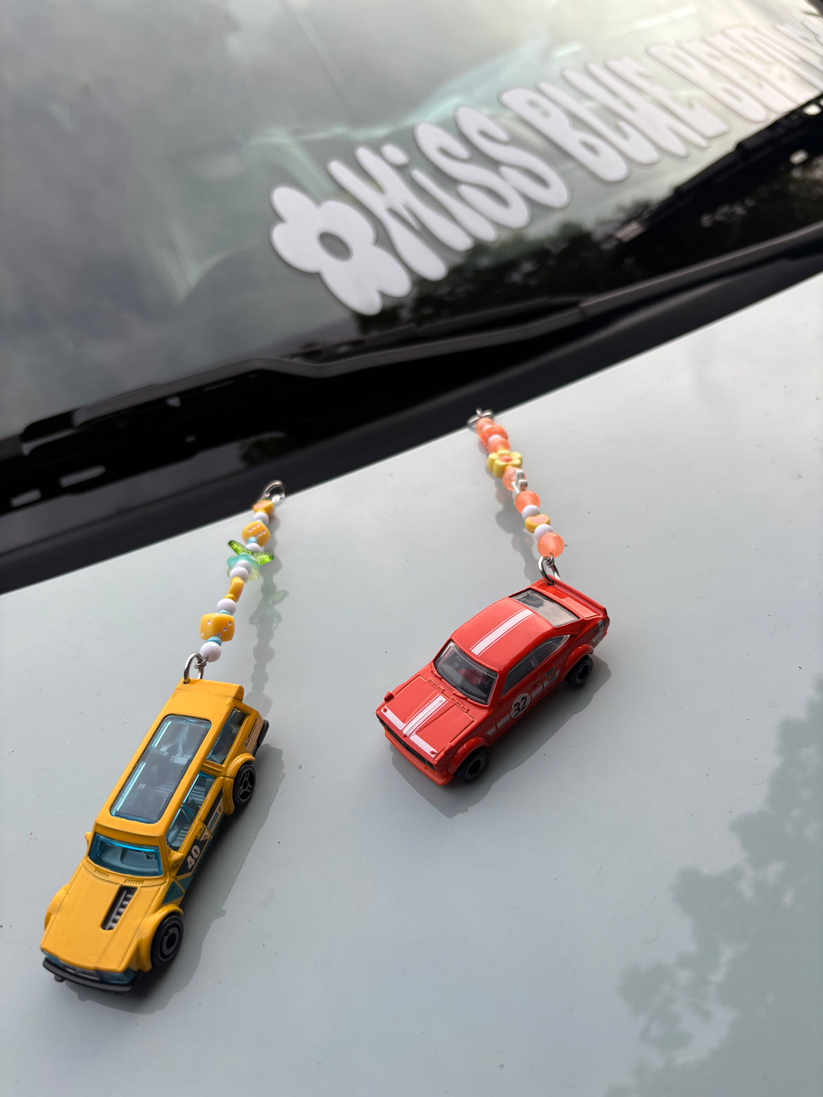 Volvo 240 &  72 Datsun sunny hotwheels keychains