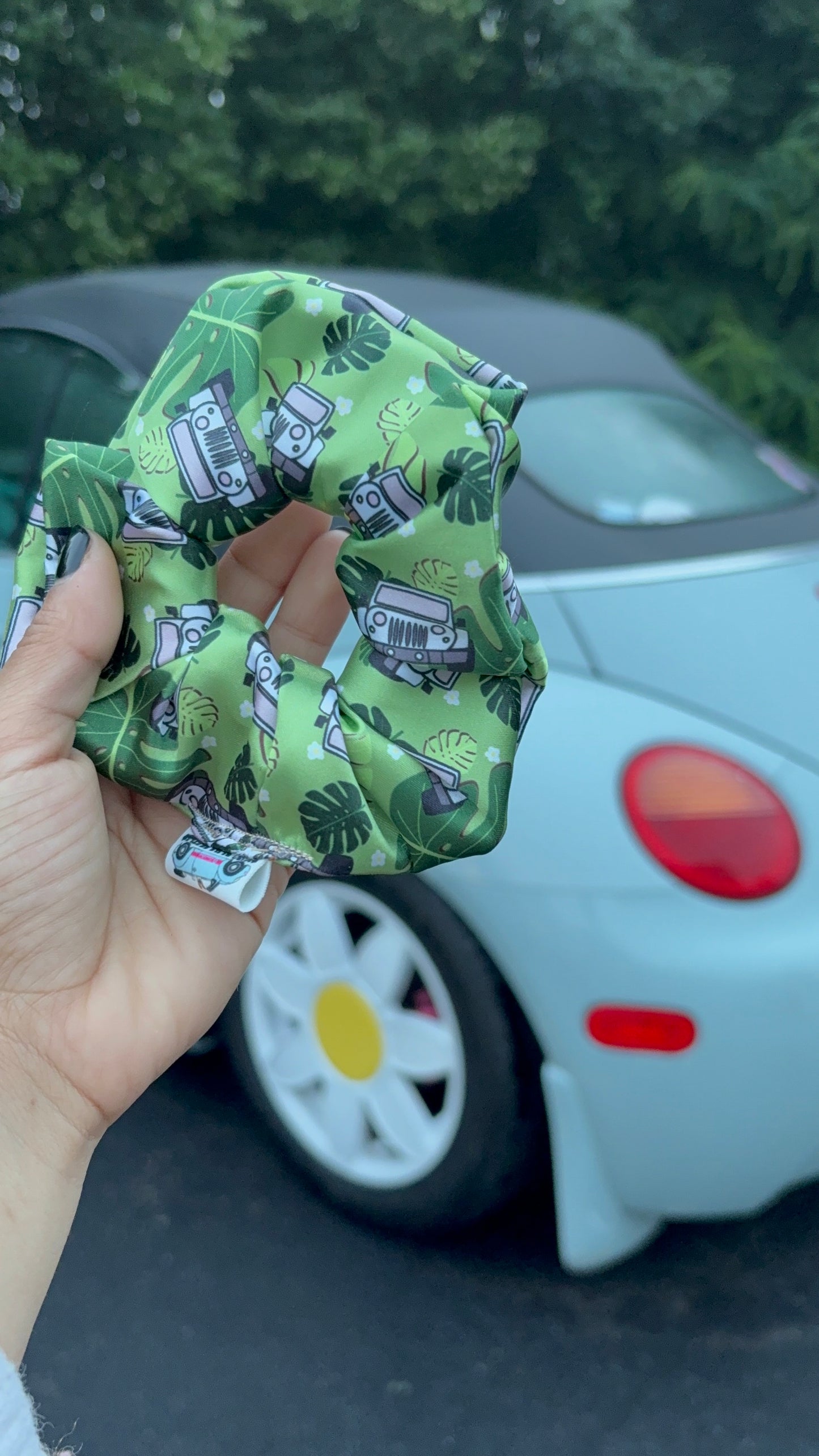 White Jeep plant satin scrunchie